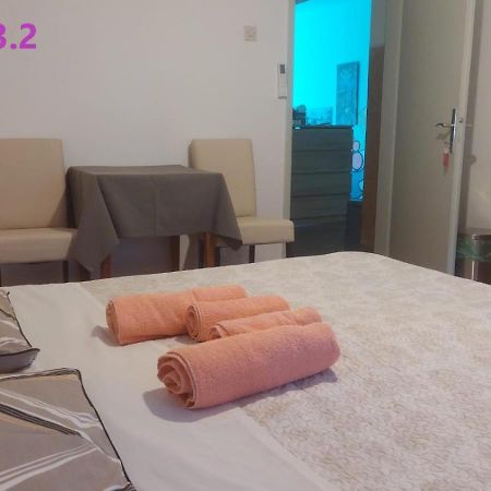 Guest House Lovric Porec Exterior photo